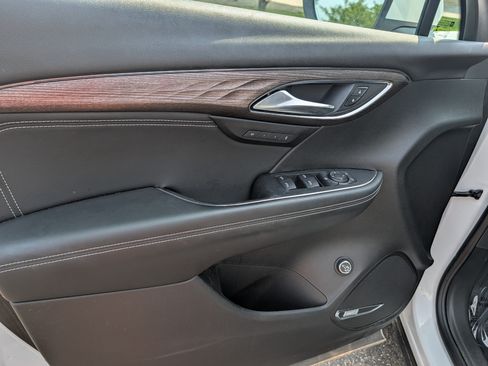 Used 2022 Buick Envision Avenir w/ Technology Package II AWD/4WD image 12