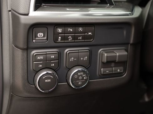 New 2026 Chevrolet Suburban RST w/ Comfort Package AWD/4WD image 10