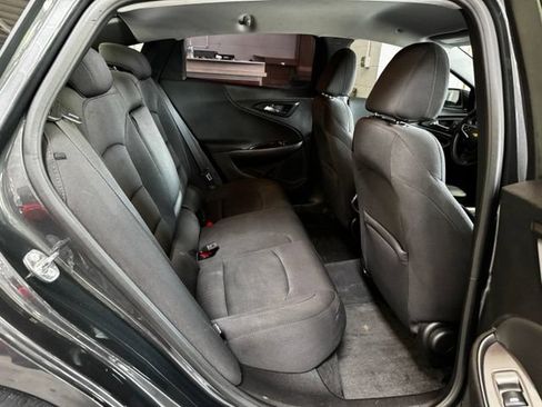 Used 2017 Chevrolet Malibu LT FWD image 31