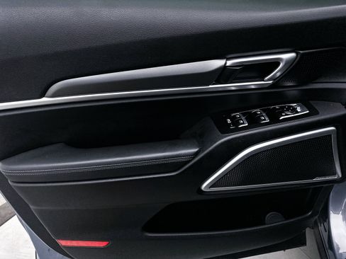 Used 2022 Kia Telluride LX image 17