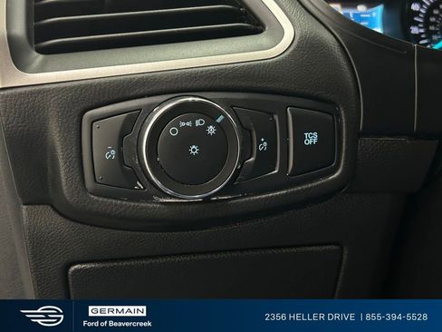 Used 2022 Ford Edge SEL image 25