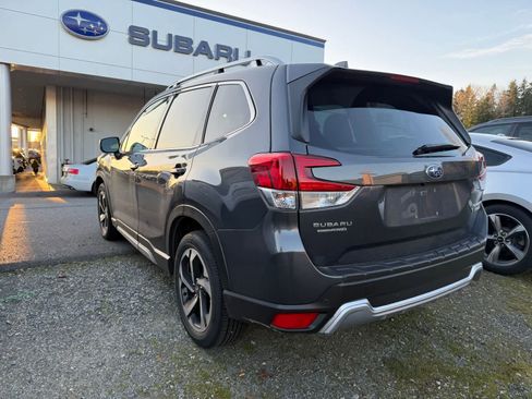 Used 2023 Subaru Forester Touring image 2