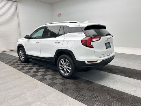 Certified 2024 GMC Terrain SLT AWD/4WD image 3