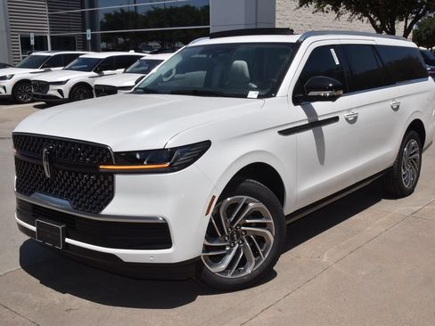 New 2026 Lincoln Navigator L Reserve AWD/4WD image 12
