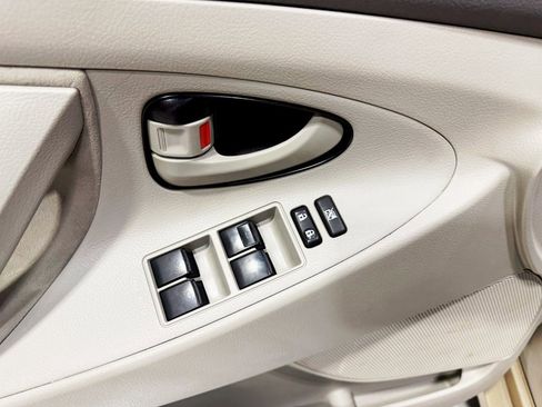 Used 2011 Toyota Camry LE image 21