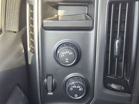 Used 2018 Chevrolet Silverado 1500 LT image 20