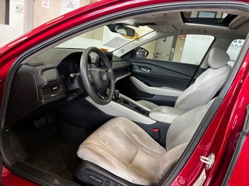 Used 2024 Honda Accord EX image 13