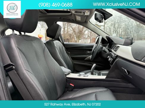 Used 2018 BMW 320i xDrive Sedan w/ Premium Package image 20