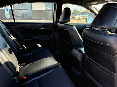 Used 2017 Honda Accord Sport image 21
