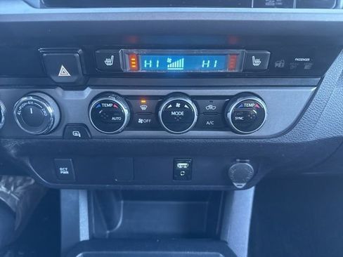 Used 2016 Toyota Tacoma TRD Off-Road image 18