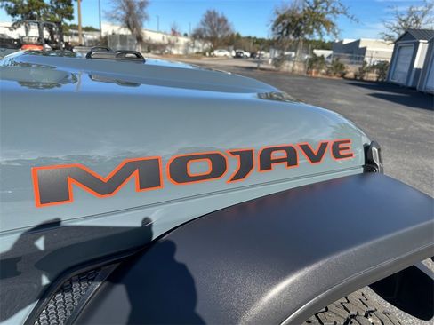 Used 2024 Jeep Gladiator Mojave w/ Convenience Group image 38