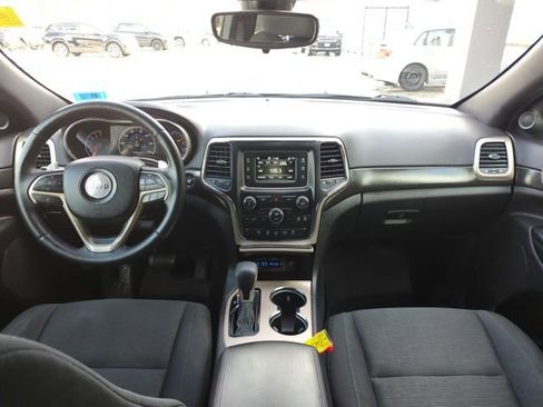 Used 2017 Jeep Grand Cherokee Laredo w/ Quick Order Package 23E image 15