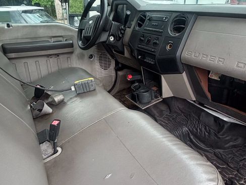 Used 2008 Ford F350 2WD Crew Cab DRW Super Duty image 9