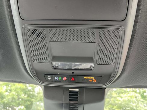 Used 2024 Chevrolet Traverse LT w/ Enhanced Driving Package FWD image 30