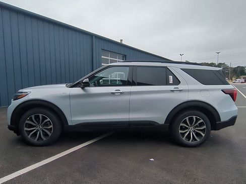 New 2026 Ford Explorer ST-Line image 11