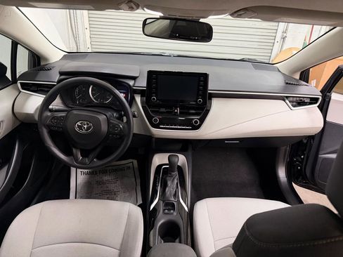 Used 2022 Toyota Corolla LE FWD image 38