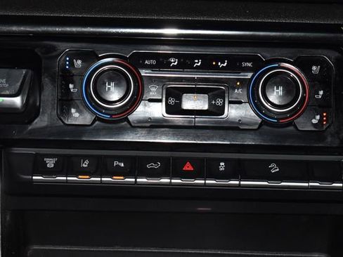 Used 2024 GMC Sierra 2500 AT4 w/ Technology Package image 19