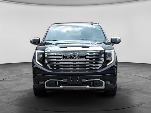 Used 2024 GMC Sierra 1500 Denali w/ Technology Package AWD/4WD image 2