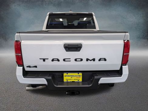 Used 2026 Toyota Tacoma SR5 AWD/4WD image 5