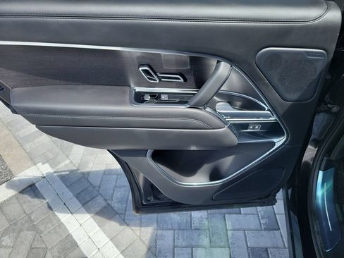 Certified 2025 Land Rover Range Rover SE AWD/4WD image 22