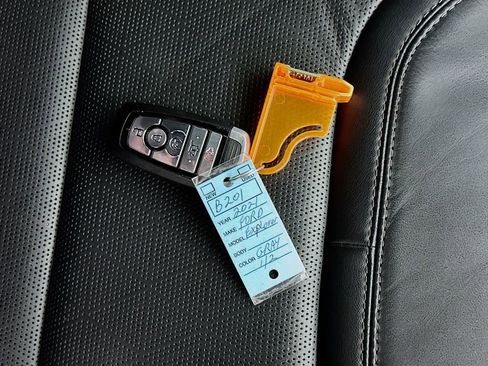 Used 2021 Ford Explorer Platinum w/ Equipment Group 601A image 38