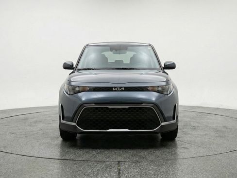 Used 2025 Kia Soul LX w/ LX Technology Package image 2