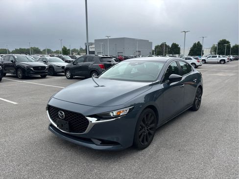 Used 2023 MAZDA MAZDA3 s FWD image 2