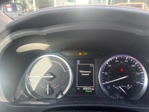 Used 2019 Toyota Highlander Limited AWD/4WD image 2