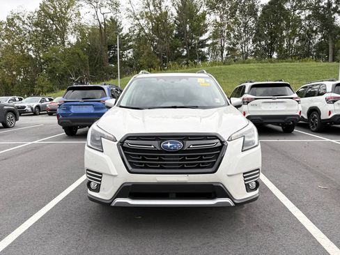Used 2023 Subaru Forester Touring AWD/4WD image 2