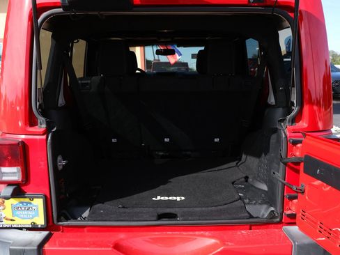 Used 2016 Jeep Wrangler Unlimited Sahara w/ Connectivity Group image 23