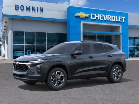 New 2026 Chevrolet Trax LT FWD image 3