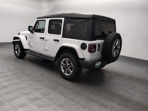 Used 2019 Jeep Wrangler Unlimited Sahara AWD/4WD image 3