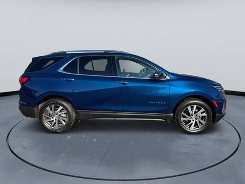 Used 2022 Chevrolet Equinox Premier image 2