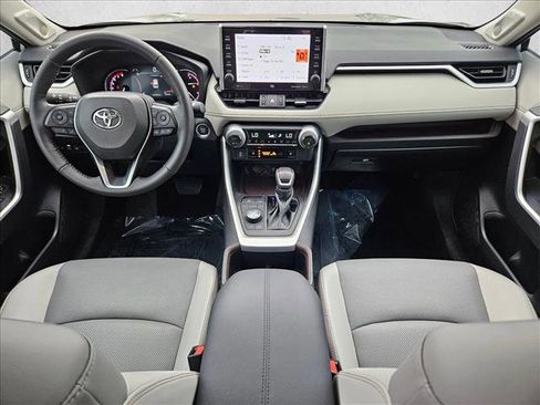 Used 2022 Toyota RAV4 Limited w/ Limited Grade Weather Package AWD/4WD image 17