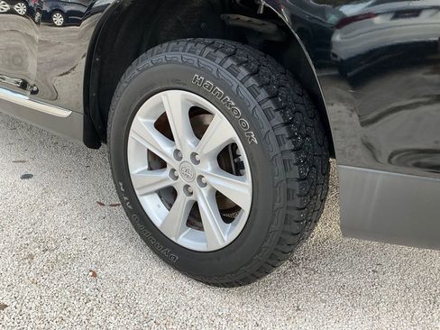 Used 2011 Toyota Highlander 2WD w/ Tech Pkg image 43