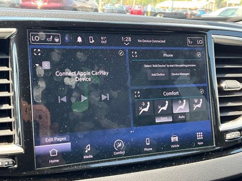 Used 2024 Chrysler Pacifica Touring-L FWD image 5