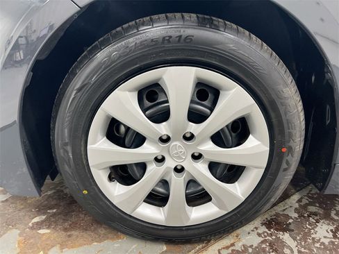Used 2024 Toyota Corolla LE image 27