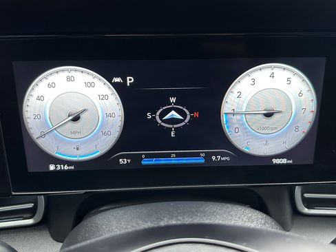 Used 2023 Hyundai Elantra Limited image 25