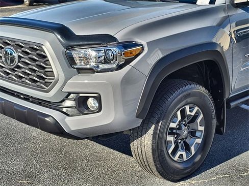 Used 2020 Toyota Tacoma TRD Off-Road image 10