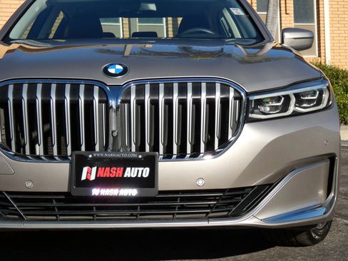 Used 2020 BMW 750i xDrive w/ Executive Package image 16