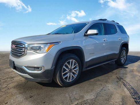 Used 2018 GMC Acadia SLE image 2