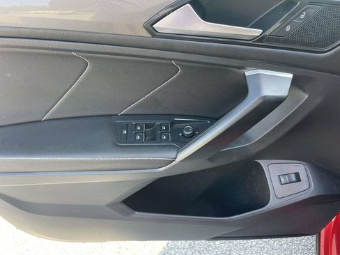 Certified 2022 Volkswagen Tiguan SE FWD image 20