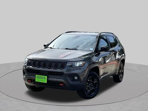 Used 2023 Jeep Compass Trailhawk AWD/4WD image 9