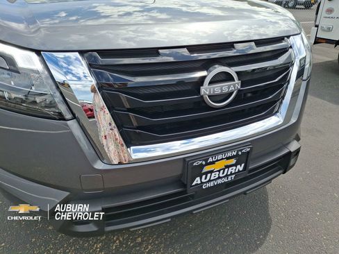 Used 2025 Nissan Pathfinder SV FWD image 29