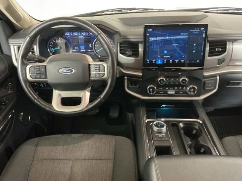 Used 2022 Ford Expedition XLT image 15