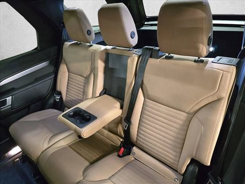 New 2025 Land Rover Discovery Dynamic SE AWD/4WD image 15