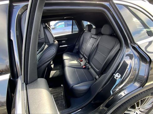 Used 2024 Mercedes-Benz GLC 300 GLC 300 image 21