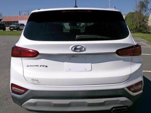 Used 2019 Hyundai Santa Fe SE image 3