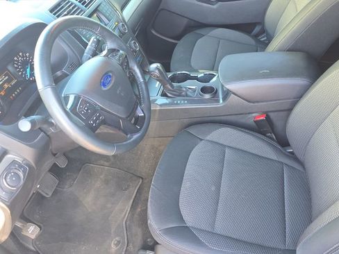 Used 2019 Ford Explorer XLT FWD image 15