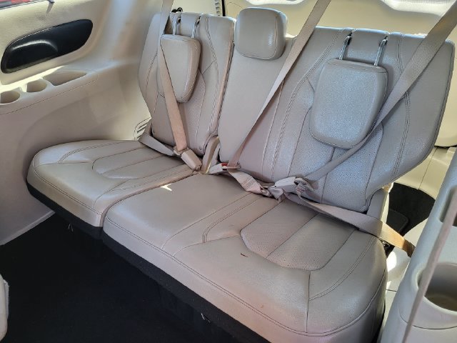 Used 2021 Chrysler Pacifica Touring-L FWD image 22
